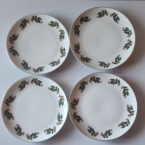 Christmas Holly Pattern.2 Salad Plates, 2 Dessert Plates. Made In Japan.